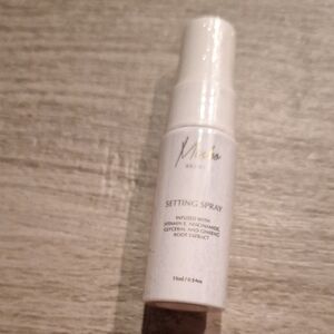 🍿 Mischa Beauty Setting Spray for a Radiant Finish🐠🍬